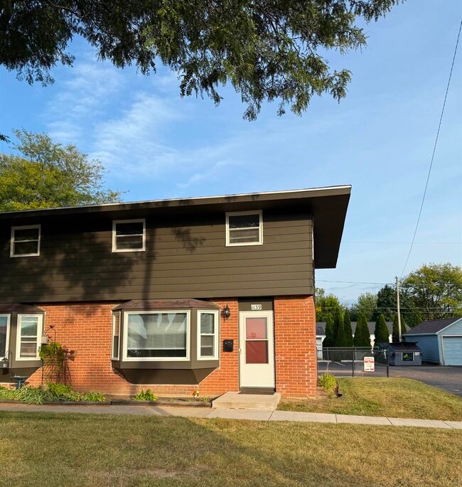Building Photo - 1139 Talcott St