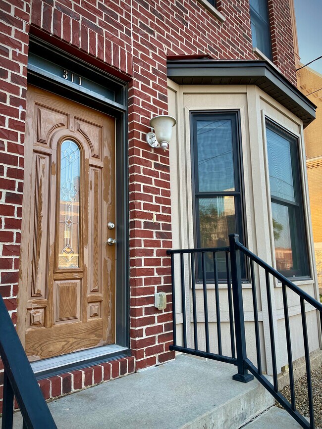 Building Photo - 301 E 3rd St