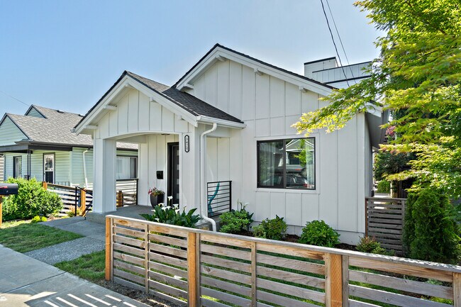 Photo - 3420 Alamo Pl S House