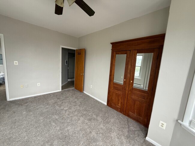 Building Photo - 4541 Pulaski ave