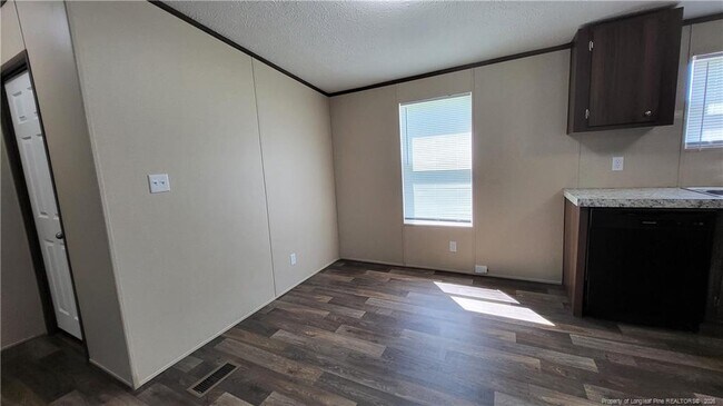 Foto del edificio - 358 Burns Rd