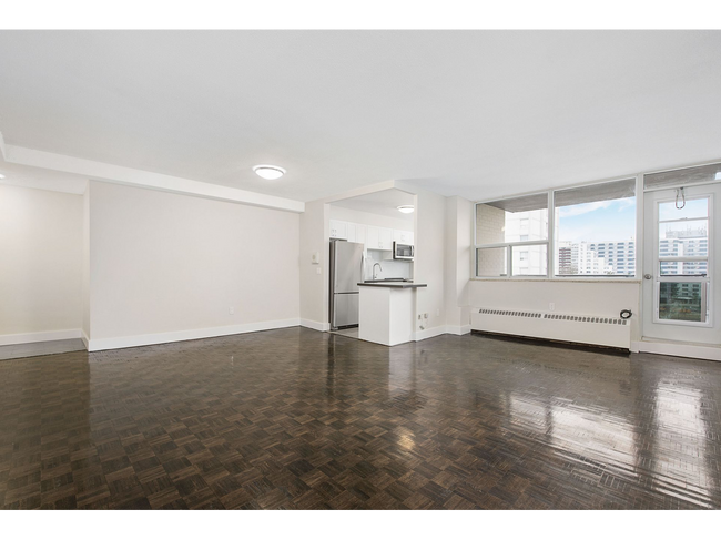 Building Photo - 765 Steeles Avenue West