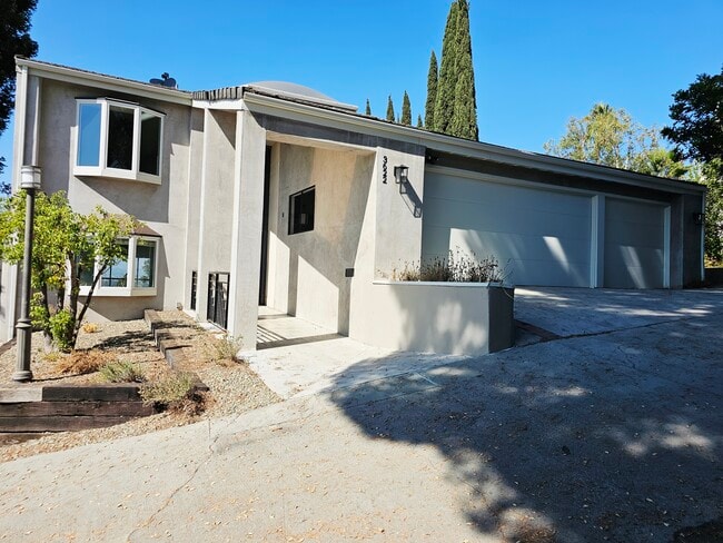 Building Photo - 3622 Roberts View Pl