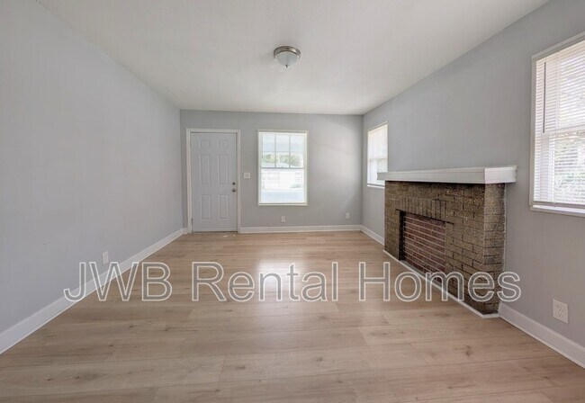 Foto del edificio - 111 W 36th St