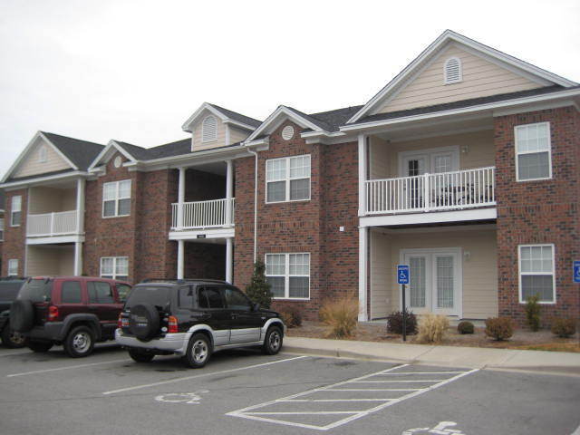 Foto del edificio - ONE MONTH FREE with an eighteen-month leas...