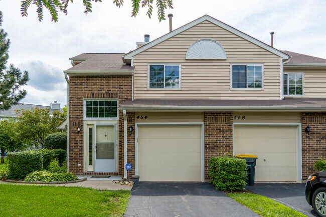Building Photo - 454 Canterbury Dr
