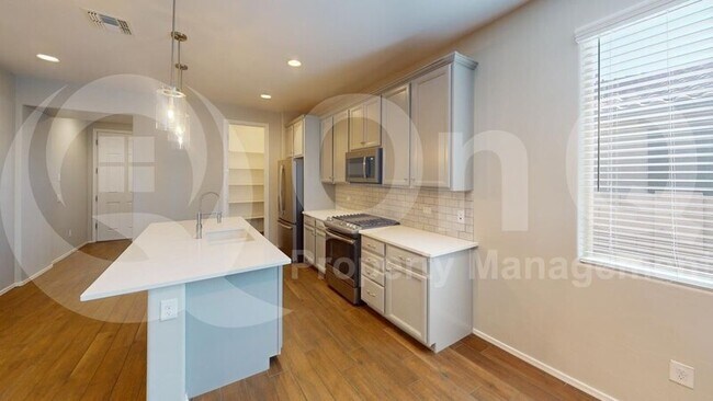 Building Photo - 1021 West Calle Zoca