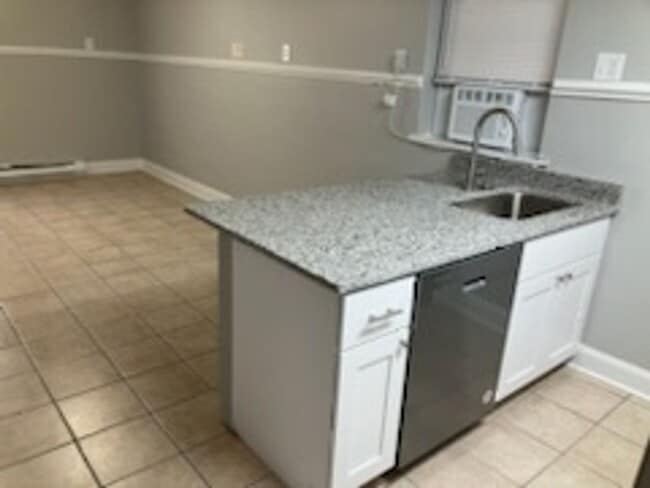 Building Photo - Recently Renovated 2 Bedroom in Ghent