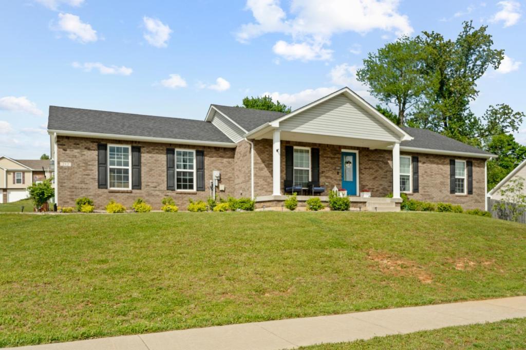 Foto principal - 212 Emerson Dr