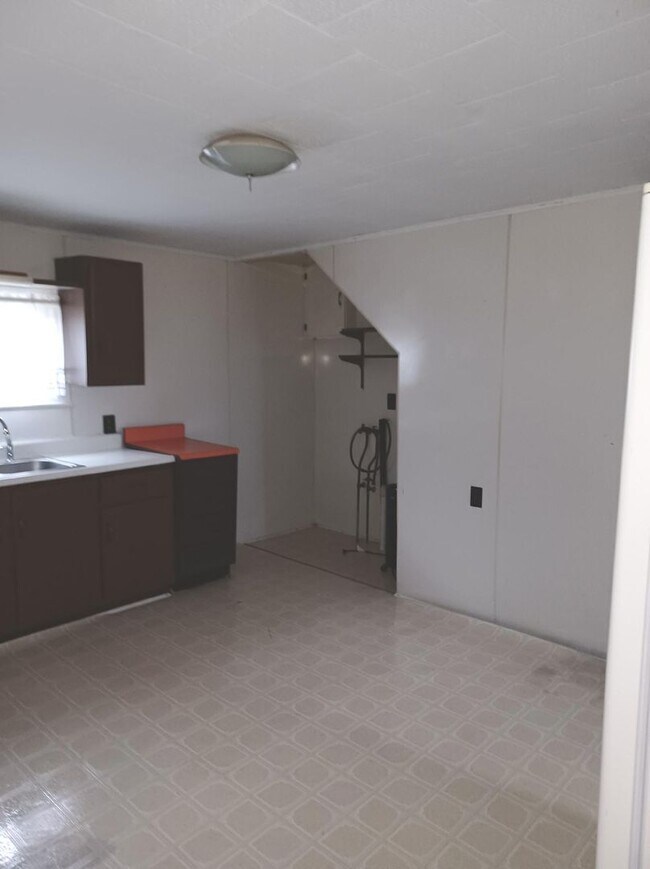 Building Photo - Prestige Properties, LLC - 121 D Street