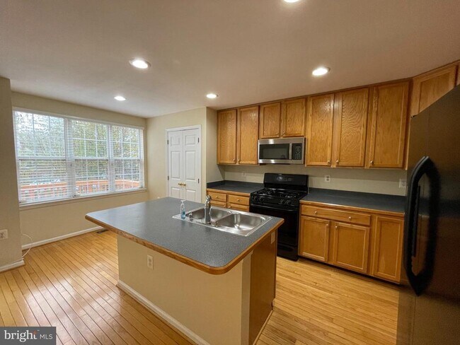 Building Photo - 21471 Rusty Blackhaw Square