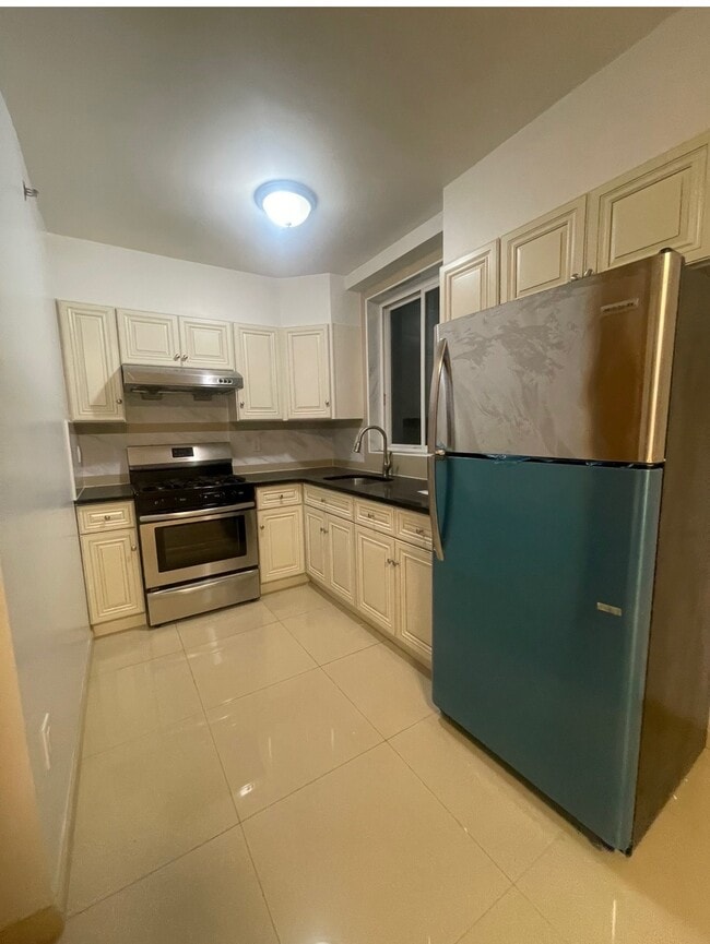 Foto del edificio - 6426 Queens Blvd