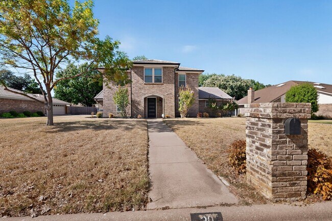 Foto del edificio - 30 Crestwood Dr