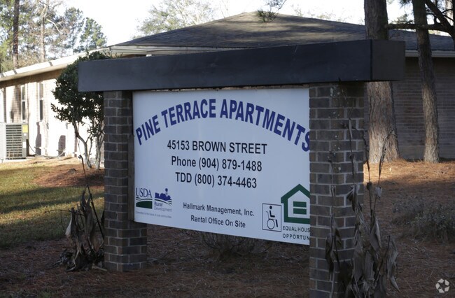 Building Photo - Pine Terrace III