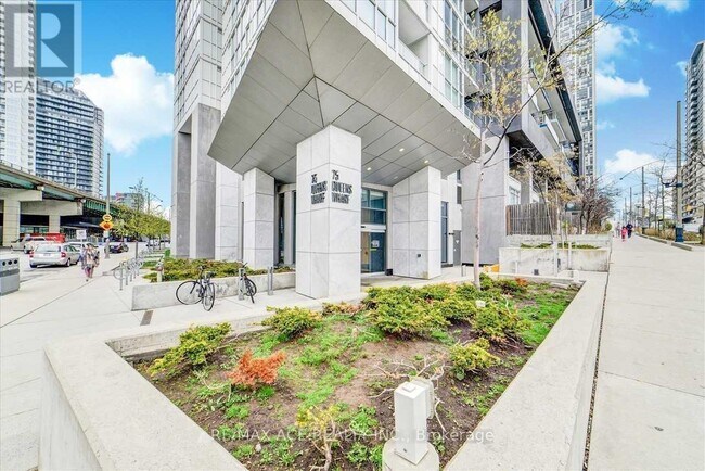 Building Photo - 75-3375 Queens Wharf Rd