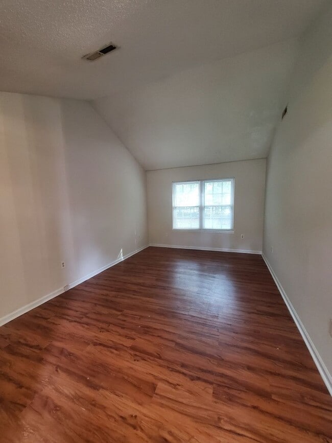 Building Photo - 3 Bedroom Home in Sedgefield