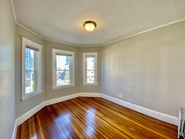 Foto del edificio - 30 North Beacon St