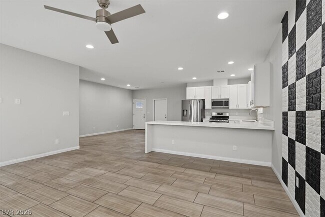 Foto del edificio - 4966 Andover Dr