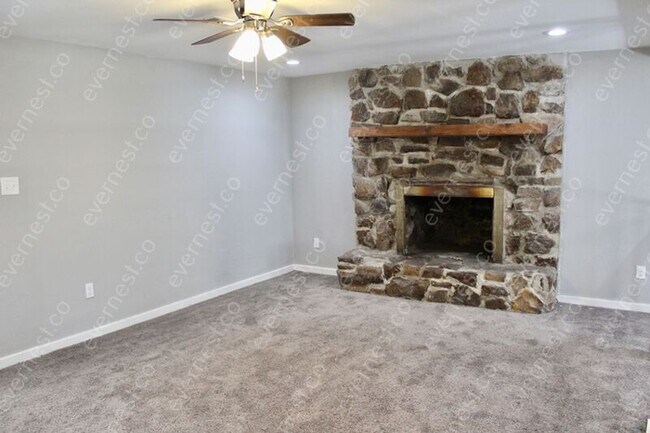 Foto del edificio - 209 Pineview Ave