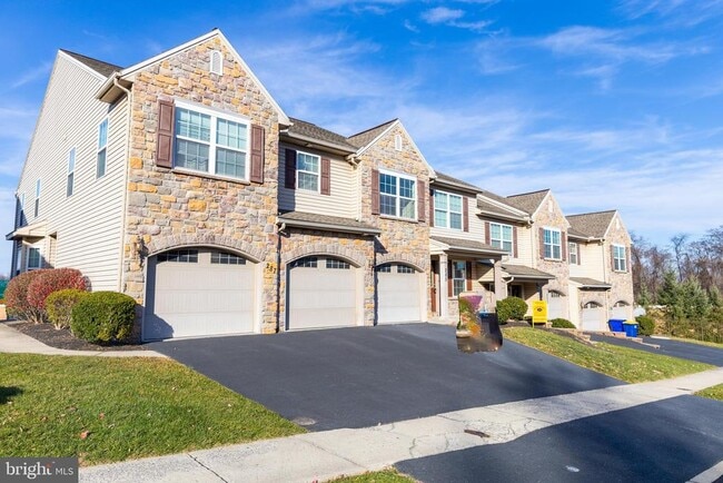 Building Photo - 285 Fieldstone Ct
