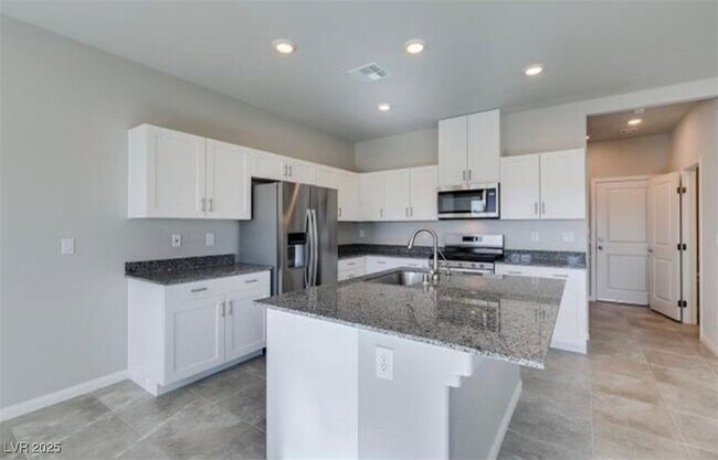 Foto del edificio - 7839 Morganite Ave