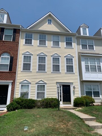 Foto principal - 314 E Wainscot Dr