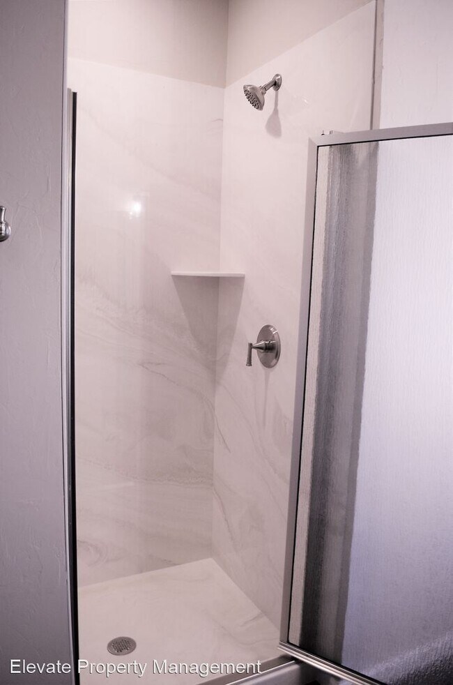 Foto del edificio - 2 br, 2 bath House - 6512 Bent Wood Villas...