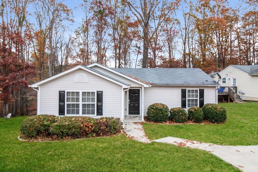 260 Dreamland Cir House Rental in Winder, GA