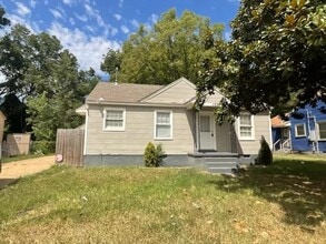 Building Photo - 1536 Delano Ave