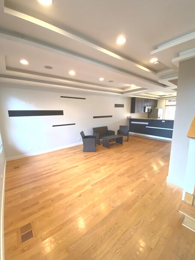 Foto del edificio - 2153 N Richmond St