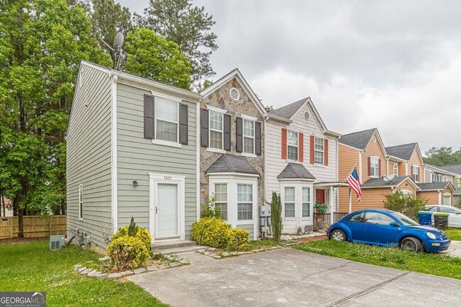 Foto del edificio - 5895 Hampton Ct