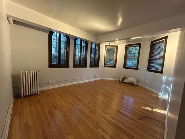 Foto del edificio - 4515 N Wolcott Ave