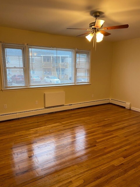 Foto del edificio - 1533 Boston Ave