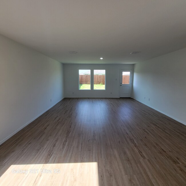 Foto del edificio - 318 Mahogany Ln