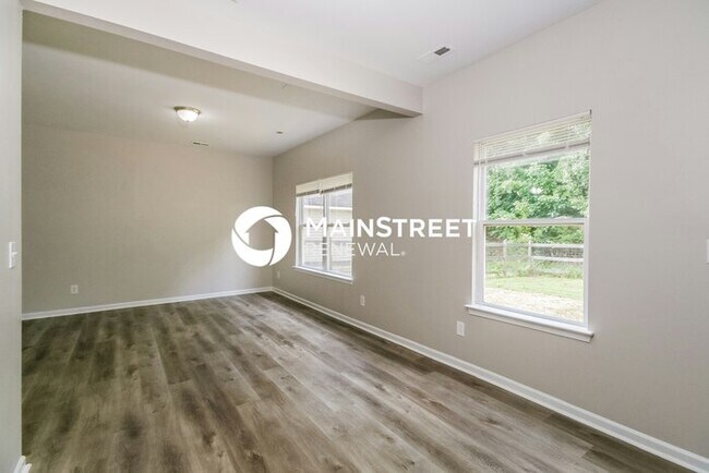 Building Photo - 3 Bedroom Pet-Friendly Home in Charlotte, NC with Main Street Renewal