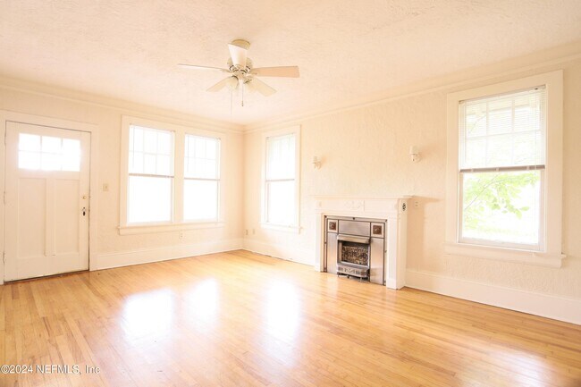 Building Photo - 2731 Herschel St