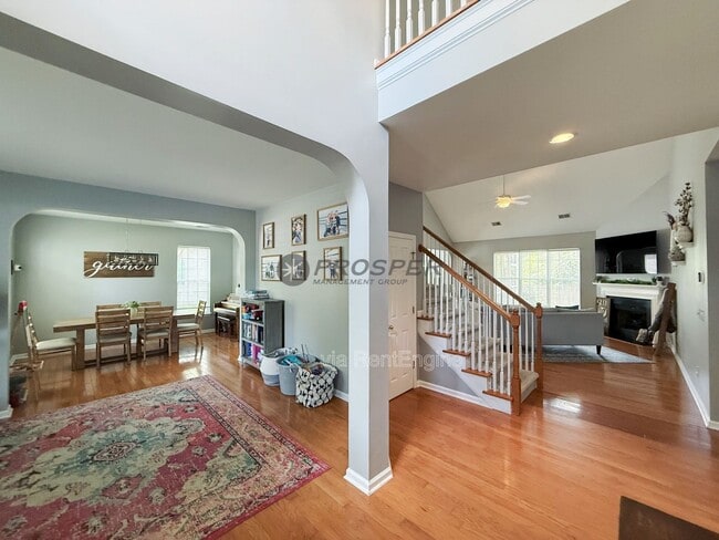 Photo - 833 Paran Oaks Dr House