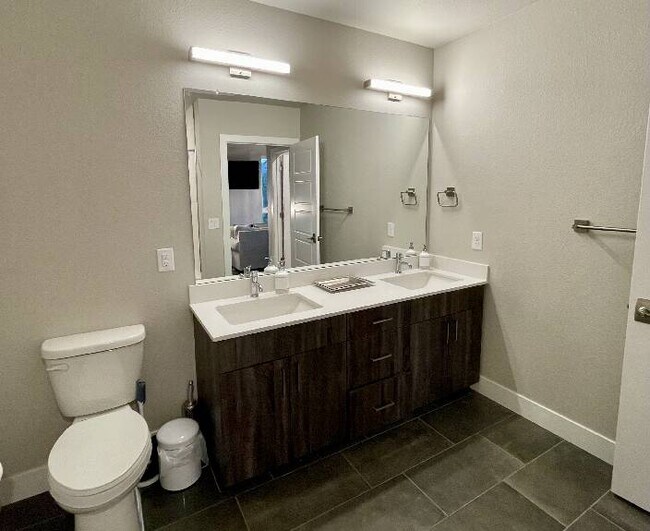 Building Photo - Upscale Condo in Castle Rock Colorado