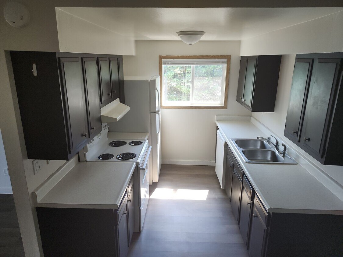 Primary Photo - 3500 Northwood Drive