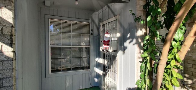 Building Photo - 7400 Bellerive Dr