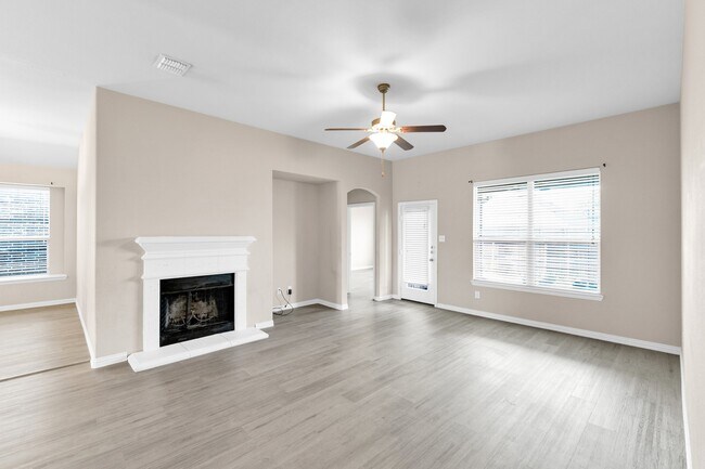 Foto del edificio - 5760 Sapphire Pool Trail