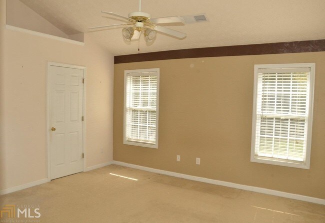 Building Photo - 324 River Landing Dr