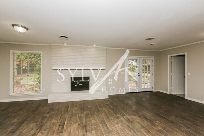 Building Photo - Don't Miss This 3BR 2BA Ranch