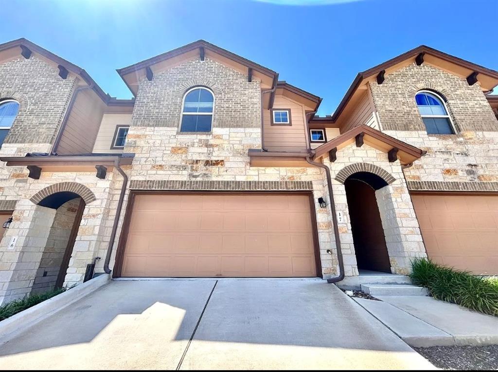 Foto principal - 1001 Zodiac Ln