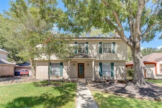 Building Photo - 17206 Seven Pines Dr