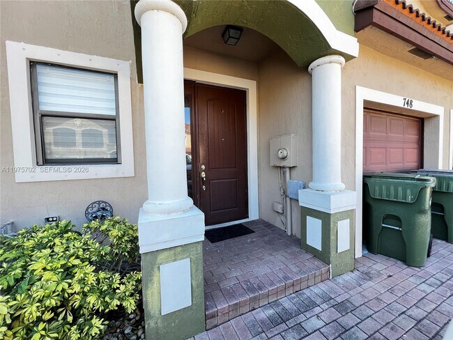 Foto del edificio - 748 NE 34th Ave