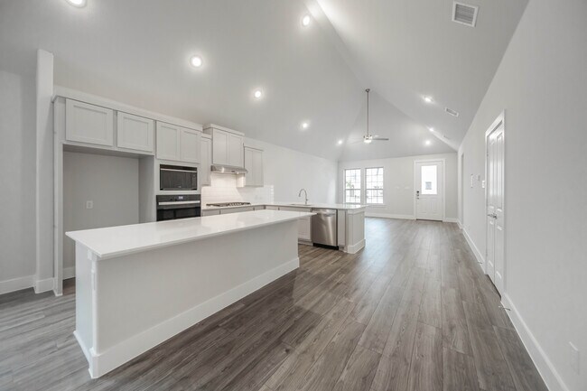 Building Photo - 328 Hundred Acres Dr