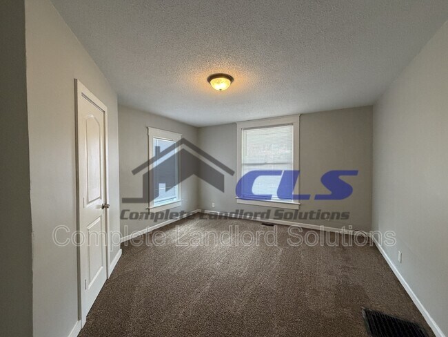 Building Photo - 36 Gilbert Ave