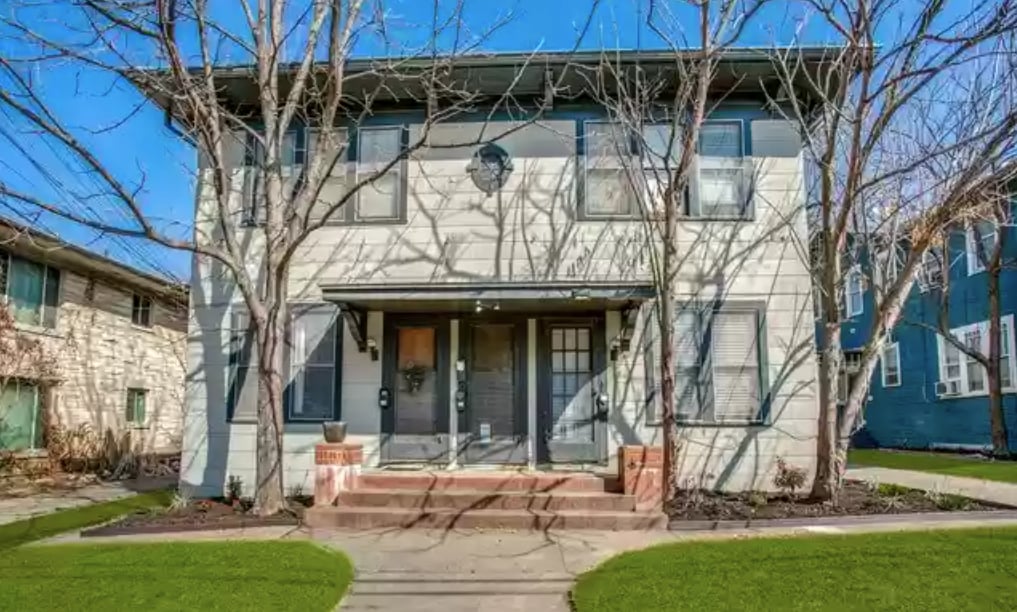 Front Entrance - 719 W French Plz