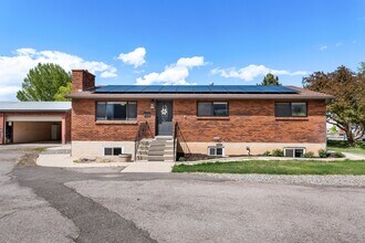 Building Photo - 421 N 500 W